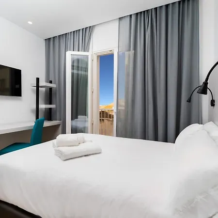 Hotel Dormos