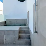Dormos